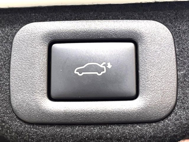 �y�p���[�o�b�N�h�A�z�X�}�[�g�L�[��^�]�Ȃ̃{�^�������������Ń��A�Q�[�g�������ŊJ���܂�!�ו��������Ă��鎞��A�����ʒu�ɂ���o�b�N�h�A��߂�ۂɕ֗��ȋ@�\�ł���