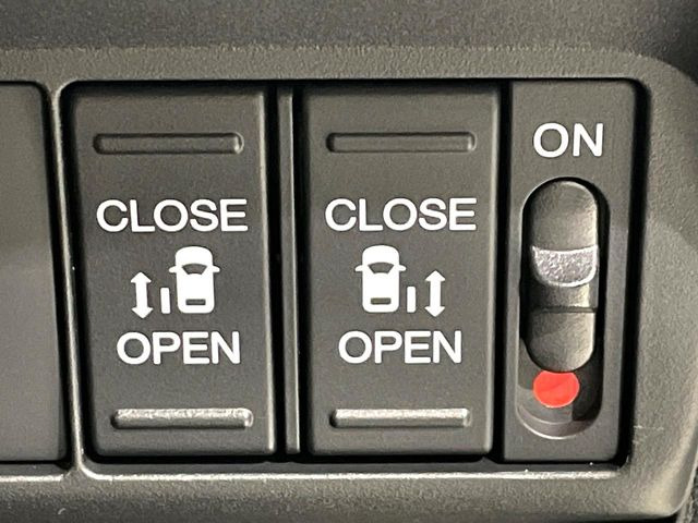 �y�����p���[�X���C�h�h�A�z�X�}�[�g�L�[��^�]�Ȃ̃X�C�b�`�Ō�ȗ����X���C�h�h�A�̊J���\���d��������͂����ăh�A���J����K�v�������A�����Ȃ��q�l�ł��ȒP�ɊJ���߂ł����K�ł���