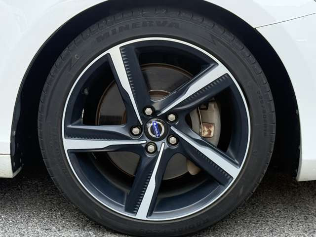 前に乗ってた車がだいぶ古くて下取厳しいかな&hellip;と思っている方!ぜひお気軽にご相談させてください!下取車を乗ってご来店いただければ、しっかりと査定させて頂きます!