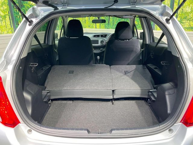 後席を格納すると、これだけの広さが!シーンに合わせたシートアレンジで、大きな荷物も積むことが出来ます♪