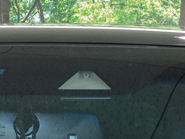 �y�z���_�Z���V���O�z���s���ɑO���̎ԗ�����F�����A�Փ˂������Ȏ��͌x��ƃu���[�L�ŏՓˉ���Ɣ�Q�y�����A�V�X�g�B�����S�Ƀh���C�u�����y���݂��������܂��B