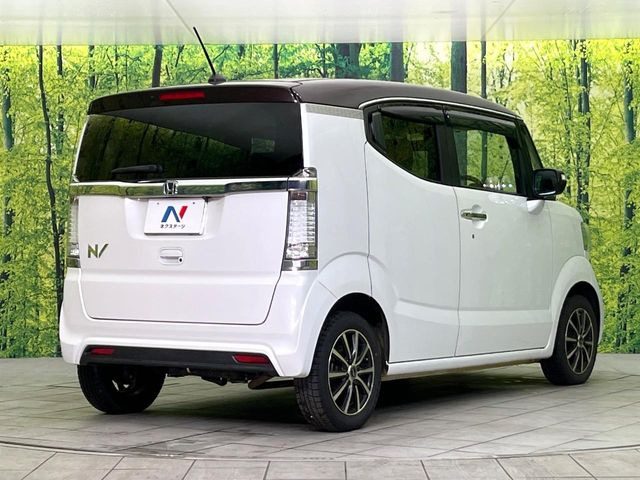 ��D�]�𒸂��Ă���܂��{�f�B�̒e�X�v���b�V���R�[�g���D�]��t���B�ʏ�̃K���X�R�[�g�ƈقȂ�A�ϋv�N��6�N�̖��@���K���X�R�[�e�B���O���A�{�f�B���L���C�ȏ�Ԃɕۂ��Ă���܂��B