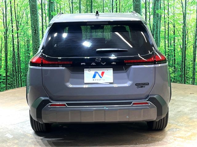 安心の最長10年・走行無制限保証(有償)をご用意。保証内容も充実はもちろん、無料点検&オイル交換や、年中無休の全国・24時間ロードサービスも付帯されておりますのでご安心下さい。