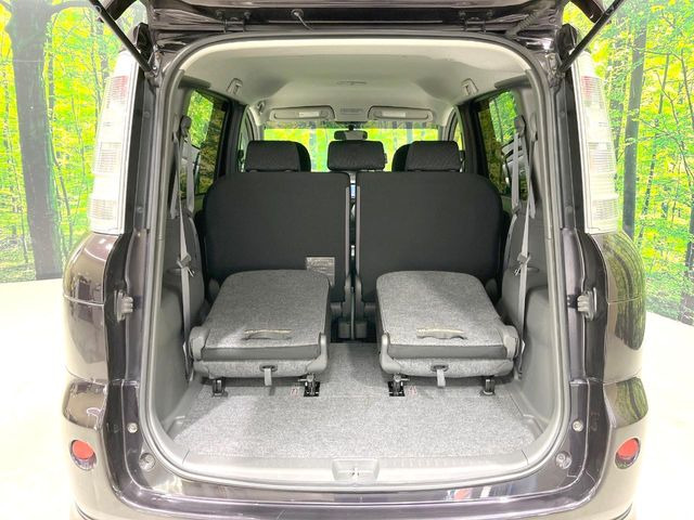 ���i�̂���������ʋ΁A���}���ɏ\���ȉ׎��X�y�[�X���m�ۂ��Ă���܂��B�Z�J���h�V�[�g��|���ƁA�傫�ȉו��̐ύڂ��\�ł���