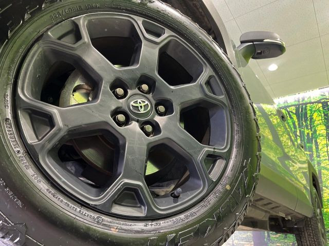 �y�O���[�h��p����18�C���`�A���~�z�C�[���z�f�U�C�����̍��������A���~�z�C�[���𑕒����Ă���܂��B�e��ЊO�A���~�z�C�[����A�X�^�b�h���X�^�C�����戵�����Ă���܂��B���񂲑��k����������