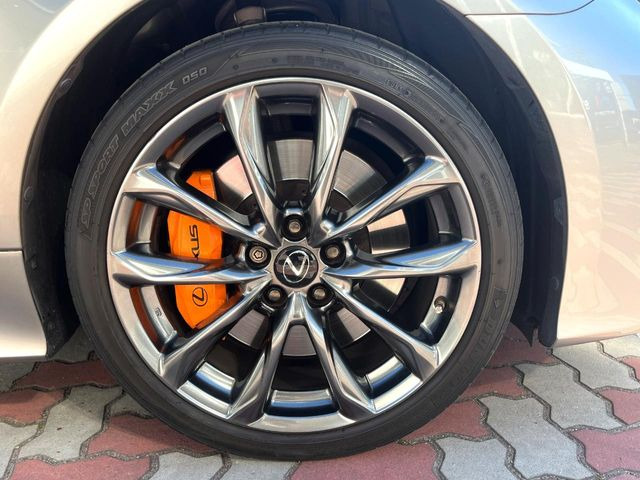 �y����19�C���`�A���~�z�C�[���z�O�ςɃ}�b�`���������A���~�z�C�[���𑕒����Ă���܂��B�e��ЊO�A���~�z�C�[����A�X�^�b�h���X�^�C�����戵�����Ă���܂��B���񂲑��k����������