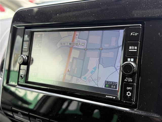 セレナ1.2 e-POWER ハイウェイスターV