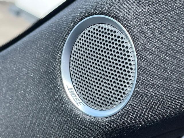 �yBOSE�T�E���h�V�X�e���z���[�J�[�I�v�V�����̍��i�ʃT�E���h�V�X�e���𓋍ځB��p�̃`���[�j���O���{���ꂽ�召�l�X�ȃX�s�[�J�[����ǎ��ȃT�E���h���t�ł��A�Տꊴ���ӂ�鉹����Ԃ����o���܂��B