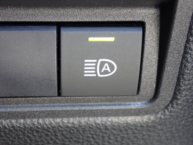 �Ό��Ԃ̃w�b�h�����v�ȂǑO���̖��邳�����m���A�n�C�r�[���ƃ��[�r�[��������킸��킹�邱�ƂȂ������Ő؂�ւ��܂��B��s�Ԃ�Ό��ԂȂǂ����Ȃ����ɂ̓n�C�r�[���֐؂�ւ��A�����܂Ō��ʂ����m�ۂ����S������