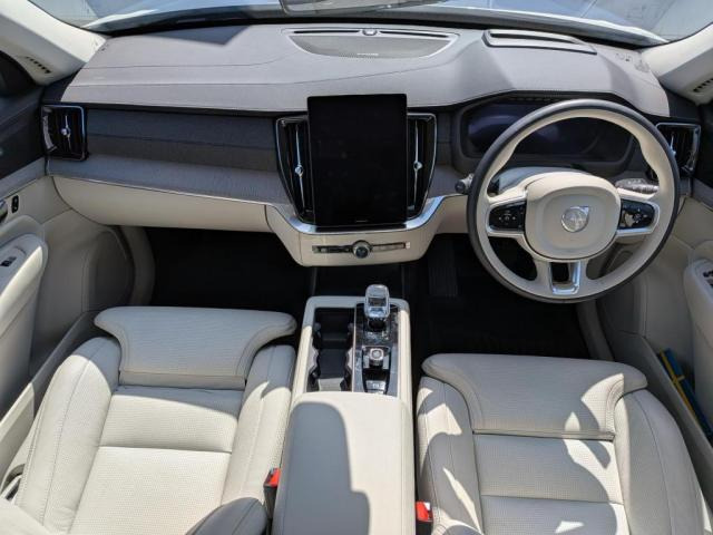 XC90ウルトラ T8 AWD プラグイン ハイブリッド 4WD