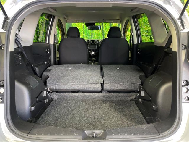 ���i�̂���������ʋ΁A���}���ɏ\���ȉ׎��X�y�[�X���m�ۂ��Ă���܂��B�Z�J���h�V�[�g��|���ƁA�傫�ȉו��̐ύڂ��\�ł���