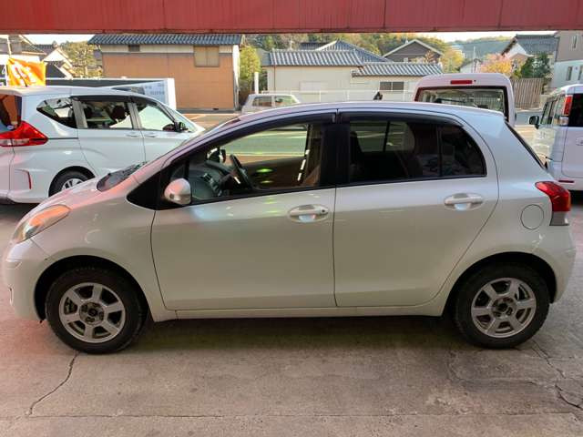 ヴィッツ1.0 F