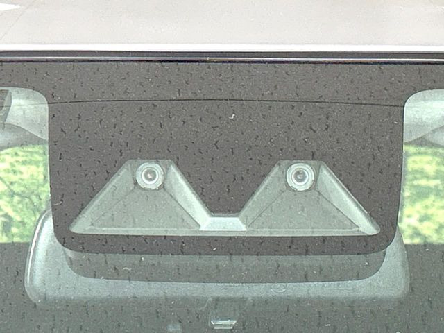 �y�X�}�[�g�A�V�X�g�z���s���ɑO���̎ԗ�����F�����A�Փ˂������Ȏ��͌x��ƃu���[�L�ŏՓˉ���Ɣ�Q�y�����A�V�X�g�B�����S�Ƀh���C�u�����y���݂��������܂��B