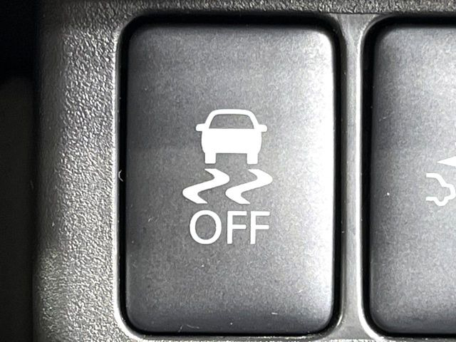 �y������h�~���u�z�ԗ��̉���������m����ƁA�����I�Ɏԗ��̐i�s������ۂ悤�Ɏԗ��𐧌䂵�܂��B�J�̓��ȂǊ���₷���H�ʏ󋵂ł����S�ȉ^�]���\�ł��B