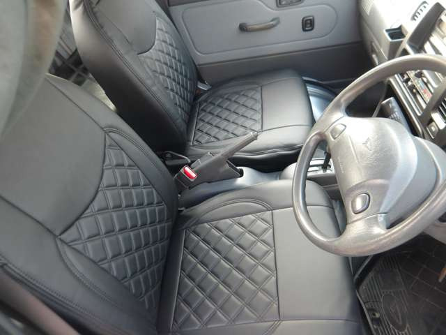 �u���b�N���U�[�V�[�g�J�o�[���V�[�g�J�o�[��t���Ă��邾���ŁA�������Ȍy�g���Ɂ�