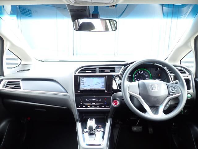 �C���p�l�摜�ɂȂ�܂��B�ԓ��͐��Ǝ҂ɂĎ����N���[�j���O�{�H�ς݂Ȃ̂ŁA��ϐ����ł��B