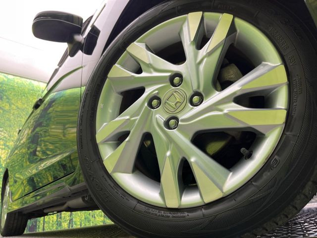 �y����16�C���`�A���~�z�C�[���z�O�ςɃ}�b�`���������A���~�z�C�[���𑕒����Ă���܂��B�e��ЊO�A���~�z�C�[����A�X�^�b�h���X�^�C�����戵�����Ă���܂��B���񂲑��k����������