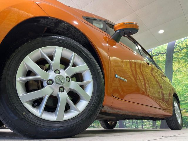 �y����15�C���`�A���~�z�C�[���z�O�ςɃ}�b�`���������A���~�z�C�[���𑕒����Ă���܂��B�e��ЊO�A���~�z�C�[����A�X�^�b�h���X�^�C�����戵�����Ă���܂��B���񂲑��k����������