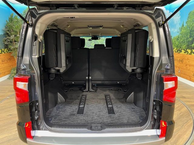 ���i�̂���������ʋ΁A���}���ɏ\���ȉ׎��X�y�[�X���m�ۂ��Ă���܂��B�Z�J���h�V�[�g��|���ƁA�傫�ȉו��̐ύڂ��\�ł���