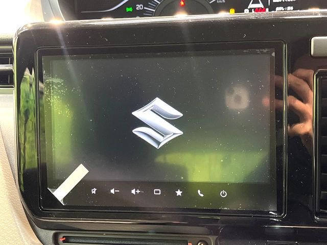 �y���[�J�[����9�^�i�r�z�C���e���A�ɗn�����ރX�^�C���b�V���ȁu��p�݌v�v���[�J�[�i�r�𑕔��􎋔F���⑀�쐫�ȂǊ�{���\�ɂ��D��A���㎿�ȃJ�[���C�t�����y���݂��������܂��B