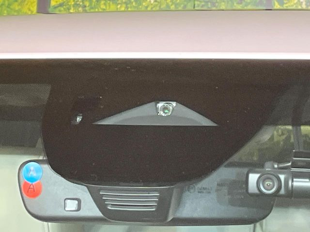 �y�X�}�[�g�u���[�L�T�|�[�g�z���s���ɑO���̎ԗ�����F�����A�Փ˂������Ȏ��͌x��ƃu���[�L�ŏՓˉ���Ɣ�Q�y�����A�V�X�g�B�����S�Ƀh���C�u�����y���݂��������܂��B