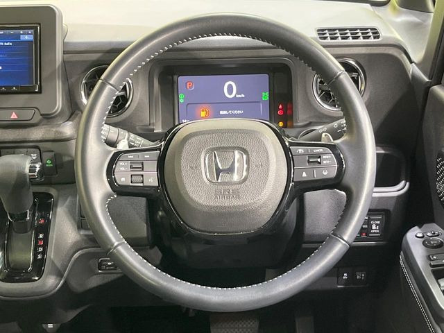 ステアリングも使用感が少なく、きれいな状態となっております♪