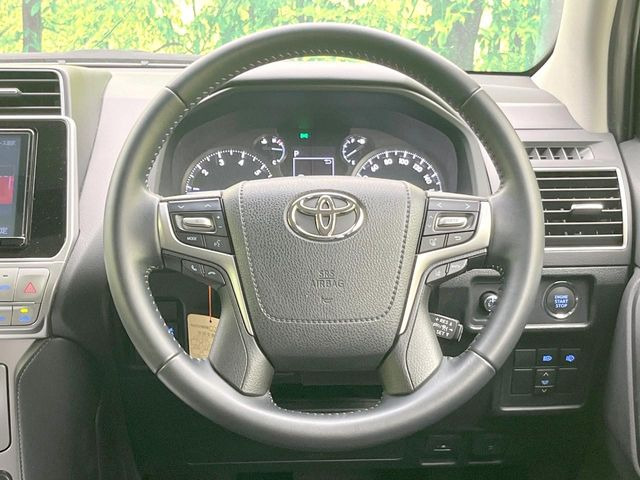 �y�����v�����X�e�A�����O�z�㎿�Ȋv���g�p���邱�ƂŁA��ɂ����������݂ƂĂ��^�]���₷���n���h���ł���