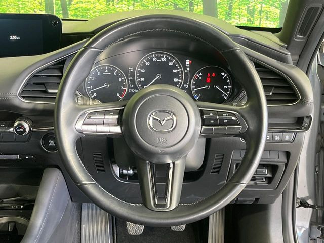 �y�����v�����X�e�A�����O�z�㎿�Ȋv���g�p���邱�ƂŁA��ɂ����������݂ƂĂ��^�]���₷���n���h���ł���