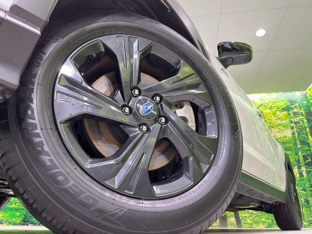 【純正17インチアルミホイール】外観にマッチした純正アルミホイールを装着しております。各種社外アルミホイールや、スタッドレスタイヤも取扱いしております。是非ご相談ください♪