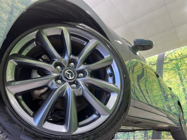 �y�O���[�h��p����18�C���`�A���~�z�C�[���z�f�U�C�����̍��������A���~�z�C�[���𑕒����Ă���܂��B�e��ЊO�A���~�z�C�[����A�X�^�b�h���X�^�C�����戵�����Ă���܂��B���񂲑��k����������