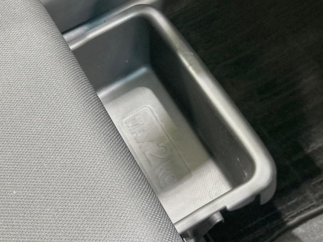 �y�V�[�g�A���_�[�{�b�N�X�z�V�[�g�̉��ɑ�e�ʂ̎��[�X�y�[�X��������Ă���A�C���ԃO�b�Y�ȂǁA�O���猩��ꂽ���Ȃ����̂�����������[�ł��ĕ֗�!