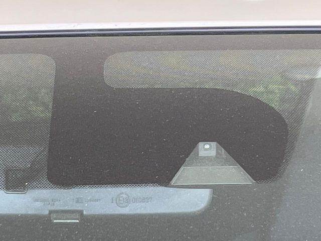 �y�G�}�[�W�F���V�[�u���[�L�z���s���ɑO���̎ԗ�����F�����A�Փ˂������Ȏ��͌x��ƃu���[�L�ŏՓˉ���Ɣ�Q�y�����A�V�X�g�B�����S�Ƀh���C�u�����y���݂��������܂��B