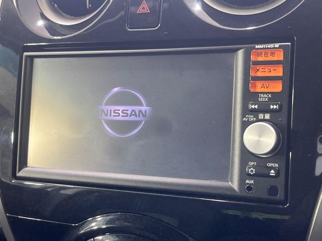 �y�����i�r�z�l�C�̏����i�r�𑕔����Ă���܂��B�i�r�̎g���₷���͂������A�I�[�f�B�I�@�\���[��!�L�����v�◷�s�͂������A�ʋ΂┃�����ȂǕ��i�̃h���C�u���y�����Ȃ�͂���