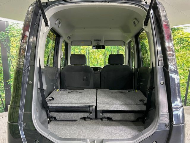 ���i�̂���������ʋ΁A���}���ɏ\���ȉ׎��X�y�[�X���m�ۂ��Ă���܂��B�Z�J���h�V�[�g��|���ƁA�傫�ȉו��̐ύڂ��\�ł���