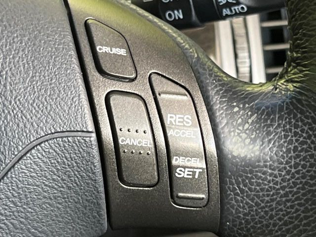 �y�N���[�Y�R���g���[���z�������H�����N���N���s�B�A�N�Z���𗣂��Ă���葬�x�ő��s���ł��A�������^�]���̕��S���y��!�����E�������ȒP�ȃX�C�b�`����Œ����ł��܂��B