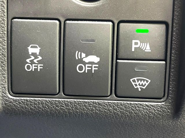 �y�z���_�Z���V���O�z���s���ɑO���̎ԗ�����F�����A�Փ˂������Ȏ��͌x��ƃu���[�L�ŏՓˉ���Ɣ�Q�y�����A�V�X�g�B�����S�Ƀh���C�u�����y���݂��������܂��B