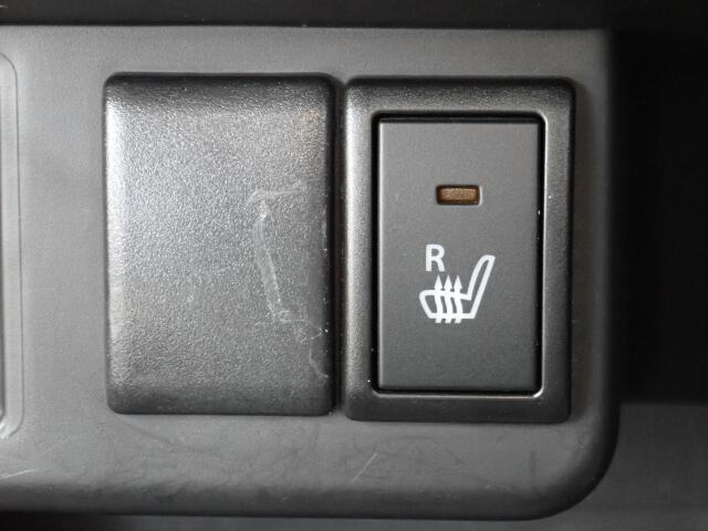 �^�]�ȃV�[�g�ɂ́A�V�[�g�q�[�^�[���t���Ă�̂ŁA���������ɂ͂��肪���������ł��B