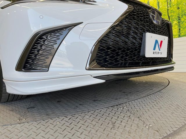 【TRDエアロ】人気のTRDエアロを装備!クルマの外観がよりスタイリッシュになり、街中で存在感あふれる1台に♪将来買い替える時にもリセールに影響しやすく、価値ある人気の装備です!