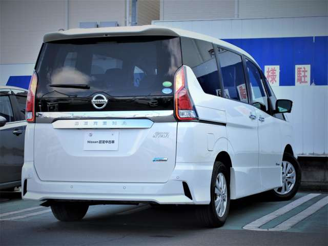 セレナ2.0 ハイウェイスター 4WD