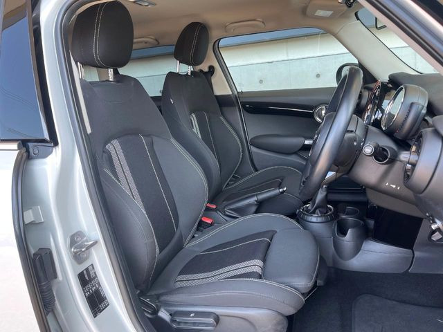 ���V�[�g�̎g�p��:�j��E�ւ�������Ȃ��A�����̒ʂ肫�ꂢ�ȏ�Ԃ��ێ����Ă���܂��B�܂��A�����N���[�j���O�E�R�[�e�B���O�����p�����������܂��B