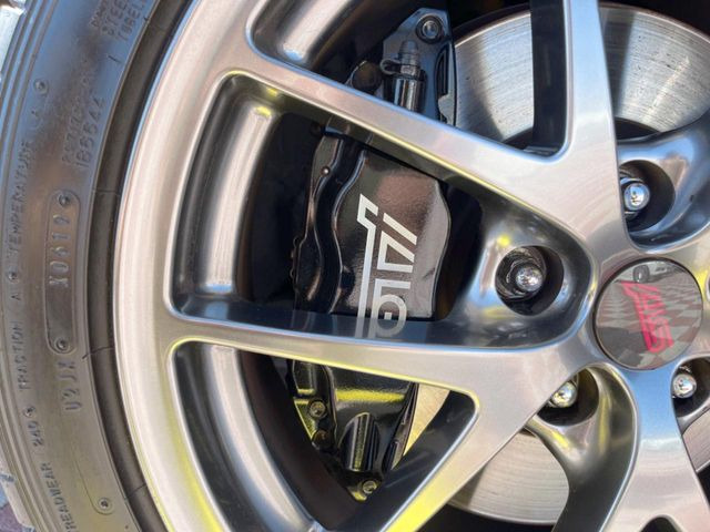 �y�u�����{���L�����p�[�z�n�C�p���[�ԗ��ɂ͋��͂ȃu���[�L���K�{!���E�̃X�[�p�[�J�[�ɂ��̗p�����C�^���A�̍������[�J�[�u�u�����{�v�𑕒�!�F�N�₩�ȃL�����p�[���X�|�[�e�B�Ȉ�ۂ��������Ă܂���