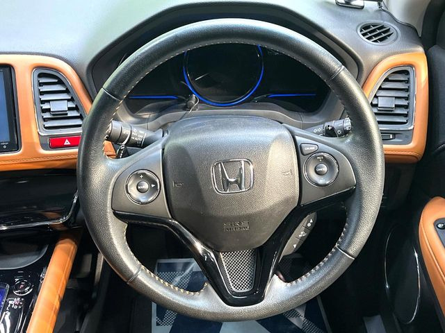 �y�����v�����X�e�A�����O�z�㎿�Ȋv���g�p���邱�ƂŁA��ɂ����������݂ƂĂ��^�]���₷���n���h���ł���