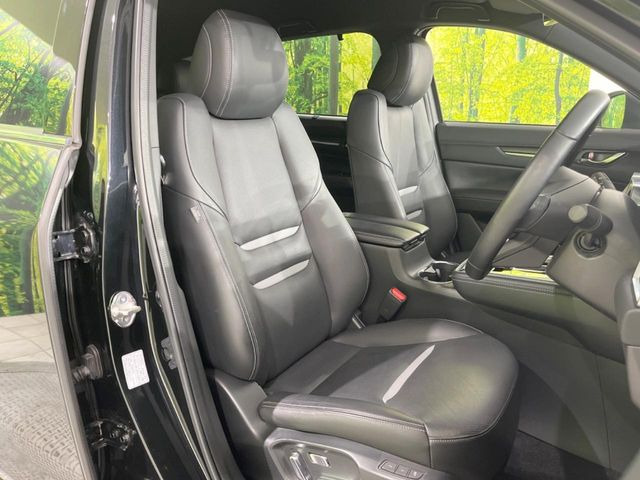 【メモリー機能付きパワーシート】ドライバーごとに設定したシート位置を記憶して、ボタン一つで切り替えできる便利な機能!運転する方が複数名いらっしゃるご家庭におすすめです♪