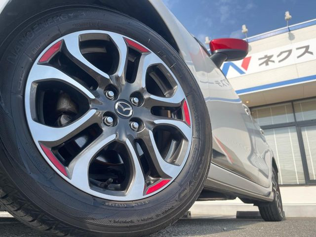 �y����16�C���`�A���~�z�C�[���z�O�ςɃ}�b�`���������A���~�z�C�[���𑕒����Ă���܂��B�e��ЊO�A���~�z�C�[����A�X�^�b�h���X�^�C�����戵�����Ă���܂��B���񂲑��k����������