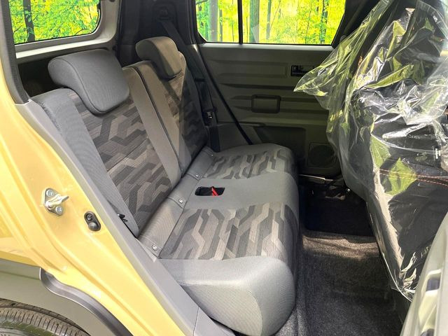 ���i���ȃI���W�i���t���A�}�b�g���I�v�V�����ɂĂ��p�ӂ��Ă���܂��B���D���ȃf�U�C����J���[�����Ԃɍ��킹�đI��ł����������Ƃ��ł��܂���