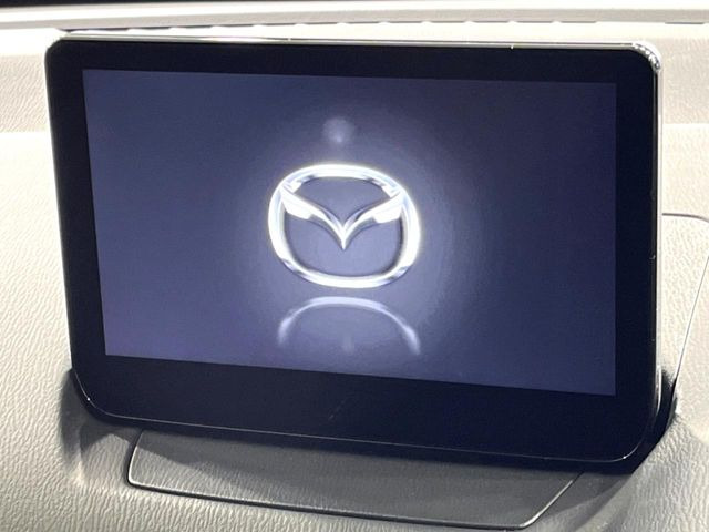 �y�}�c�_�R�l�N�g�i�r�z�ԓ��̕��͋C�Ƀ}�b�`������̌^�^�C�v�̃i�r�B�e����q�ݒ��Bluetooth�Đ����A�l�X�ȋ@�\���y���߂܂��B�����I�ȃ_�C�������삪�\�ŁA�g��������ǍD�ł��B