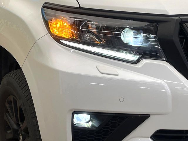 �yLED�w�b�h���C�g�z���V����ԑ��s�����ǍD�Ȏ��E���m�ۂ����S���ĉ^�]�ł��鍂�P�xLED�w�b�h���C�g�𑕔�!�_�����x�������A����d�͂��}�����Ă��܂��B