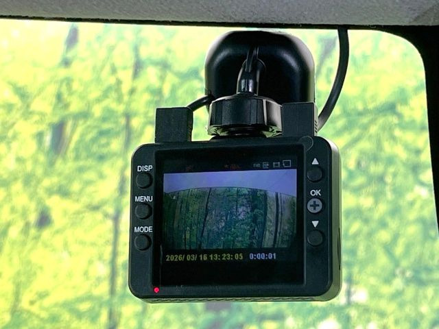 【ドライブレコーダー】ドライブレコーダー装備!走行中はもちろん、あおり運転や事故に遭遇した際、映像で記録し、万一のリスクに備えます。※記録用SDカードはお客様ご自身でご準備いただく必要があります。