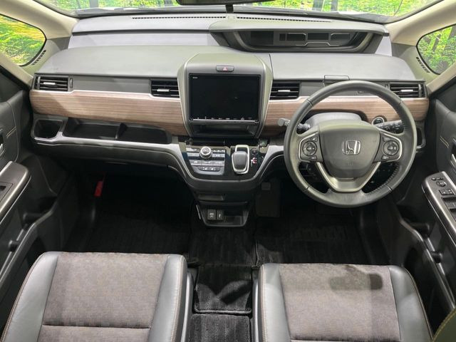 フリード+1.5 ハイブリッド クロスター