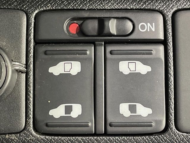 �y�����p���[�X���C�h�h�A�z�X�}�[�g�L�[��^�]�Ȃ̃X�C�b�`�Ō�ȗ����X���C�h�h�A�̊J���\���d��������͂����ăh�A���J����K�v�������A�����Ȃ��q�l�ł��ȒP�ɊJ���߂ł����K�ł���